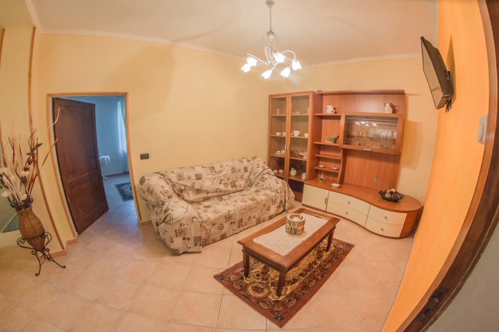 I Due Cipressi Guest House Torrenieri Екстериор снимка
