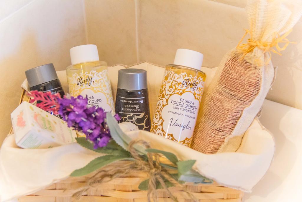 I Due Cipressi Guest House Torrenieri Екстериор снимка