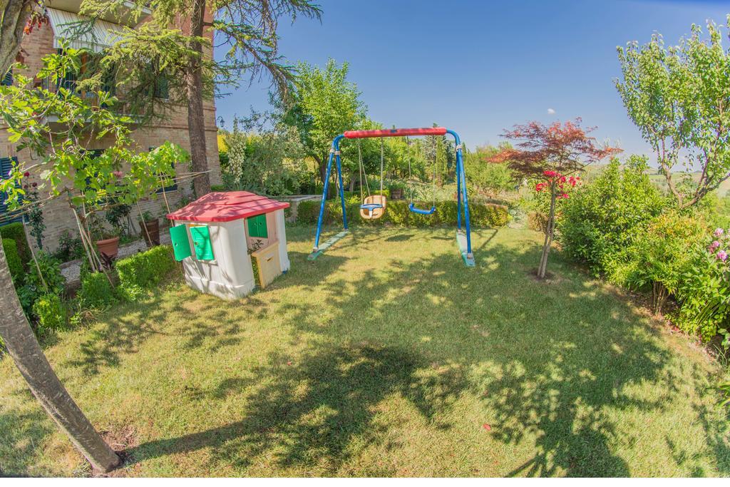 I Due Cipressi Guest House Torrenieri Екстериор снимка
