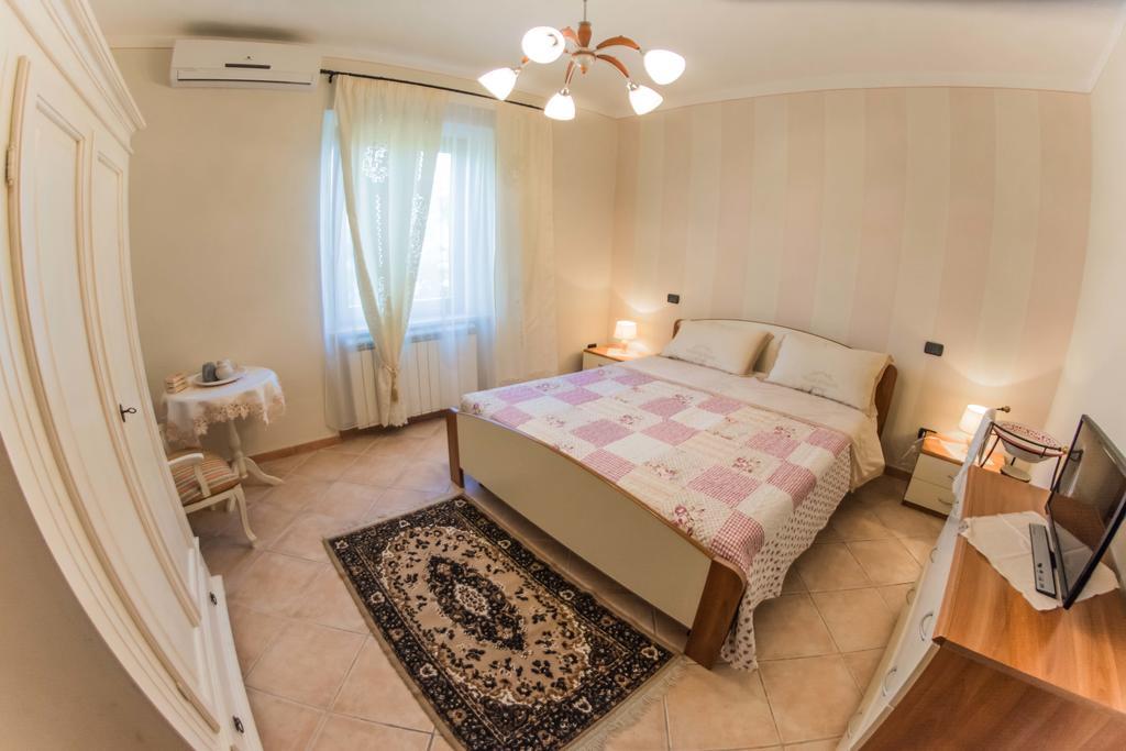 I Due Cipressi Guest House Torrenieri Екстериор снимка