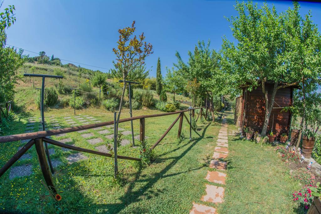 I Due Cipressi Guest House Torrenieri Екстериор снимка